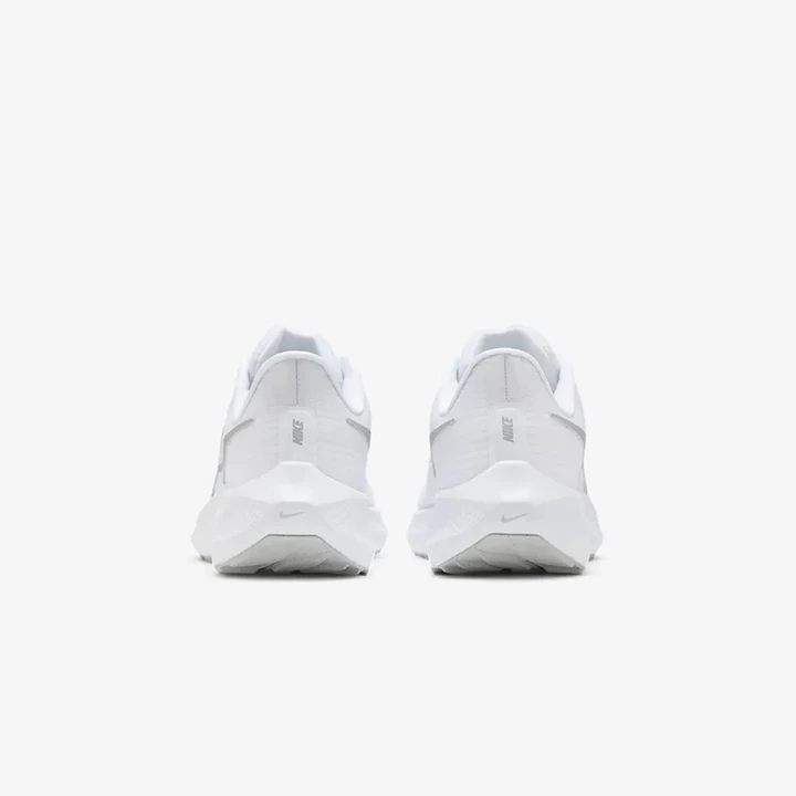 Nike Air Zoom Pegasus 39 Yol Koşu Ayakkabısı Kadın Beyaz | TR4256765