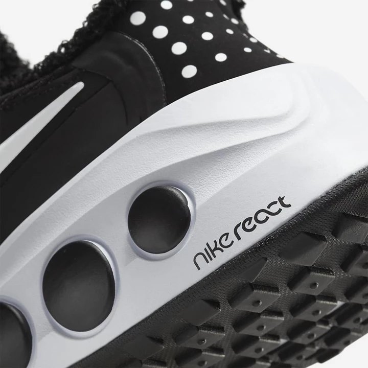 Nike CruzrOne Spor Ayakkabı Erkek Siyah Beyaz | TR4258800
