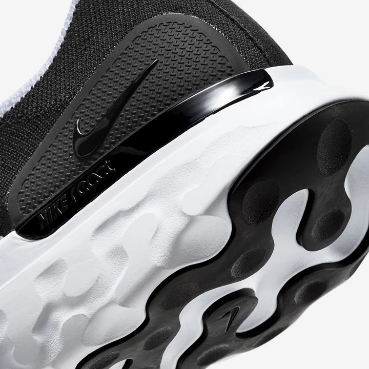 Nike React Phantom Koşu Ayakkabısı Kadın Siyah Beyaz | TR4257980