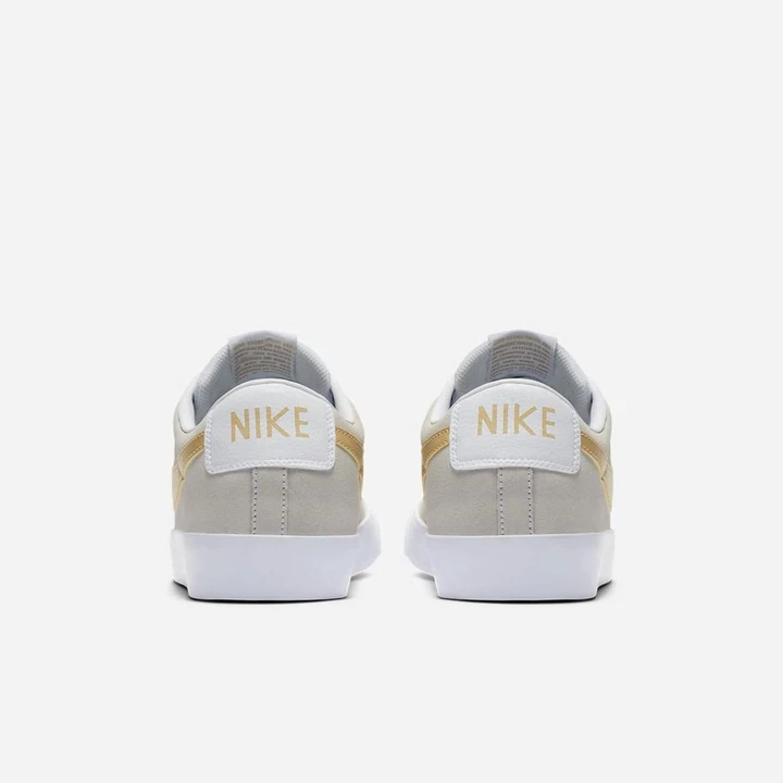 Nike SB Blazer Low GT Kaykay Ayakkabısı Kadın Beyaz Beyaz Altın | TR4256478
